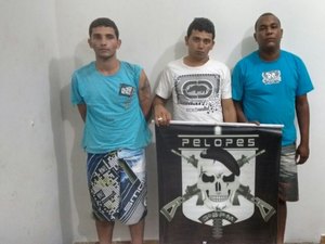 Polícia prende acusados de invadir casa e roubar carro