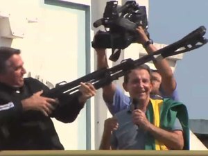 STF suspende queixa-crime contra Bolsonaro por 'fuzilar petralhada'