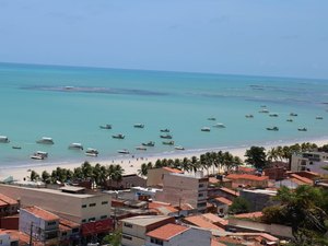 Orla de Maragogi: a praia mais badalada do litoral Norte de Alagoas