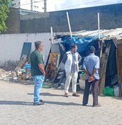 Barraco é removido pela prefeitura de Maceió que recolhe cerca de três toneladas de entulho do local
