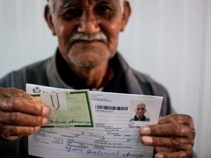 Projeto autoriza uso de adereços culturais em fotos de documentos