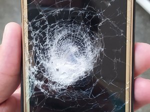 Em Pernambuco, homem é salvo de tiro por celular com capinha do Hulk
