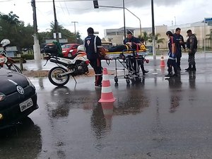 Colisão entre carro e moto deixa mulher ferida na AL-220