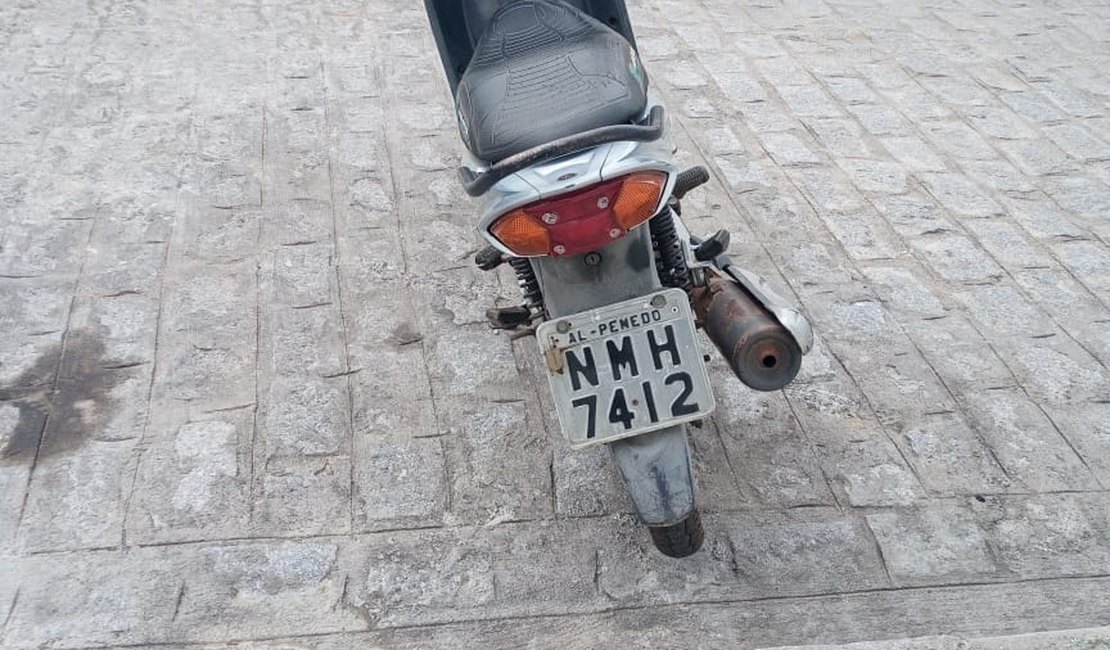 Após sofrer acidente, homem denuncia roubo de moto em Penedo