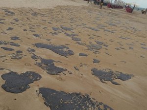 IMA/AL alerta para cuidados com manchas de óleo nas praias 