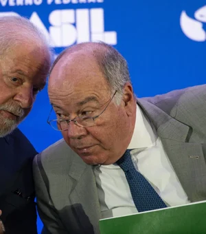 Lula se reúne com Mauro Vieira em meio à crise com brasileiros deportados em voo dos EUA