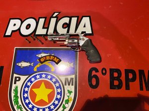 Arma de fogo é encontrada dentro de carro em Japaratinga