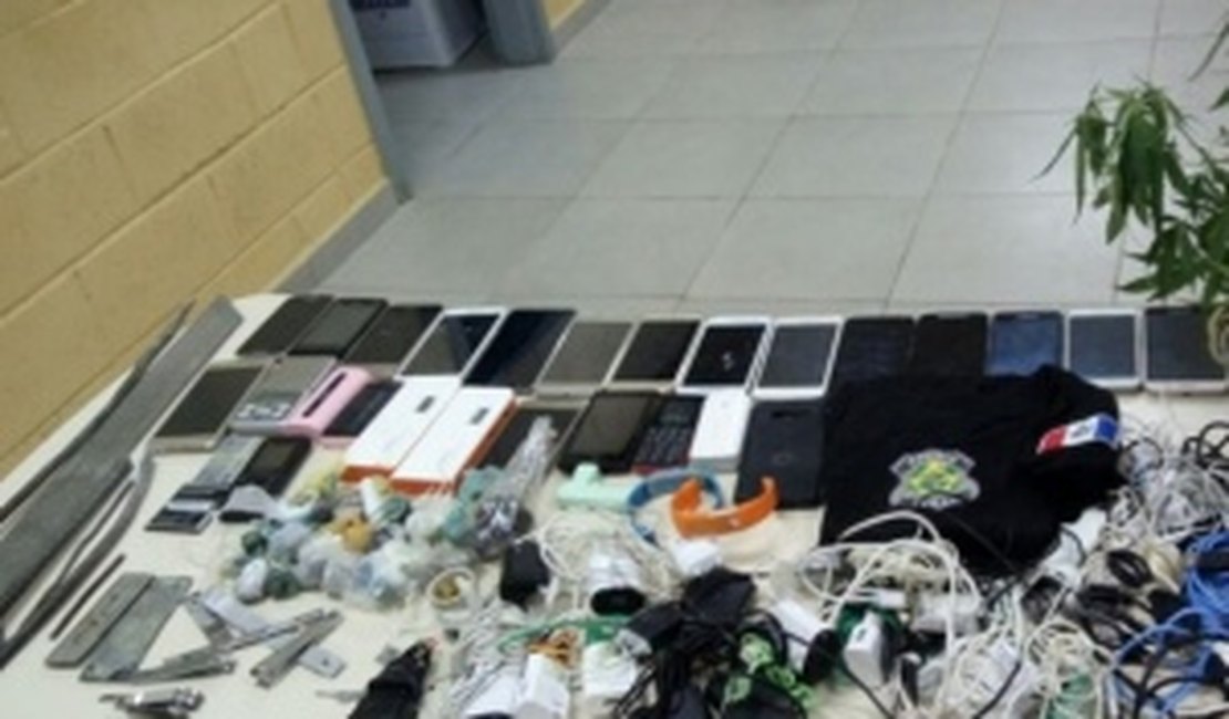 Agentes penitenciários recolhem 22 celulares no Presídio de Segurança Máxima