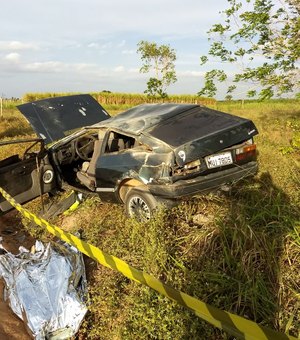 Homem morre após veículo capotar diversas vezes em estrada de barro