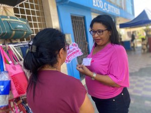 ‘Blitz Rosa’ leva conscientização sobre autocuidado às mulheres em Palmeira