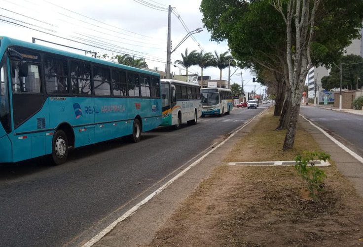 [Vídeo] Cadeira de balanço no lugar do assento do motorista e a Prefeitura de Arapiraca não quer fiscalização 