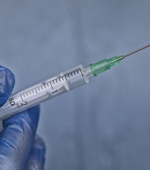Diretoria da Anvisa aprova uso emergencial de vacinas contra covid
