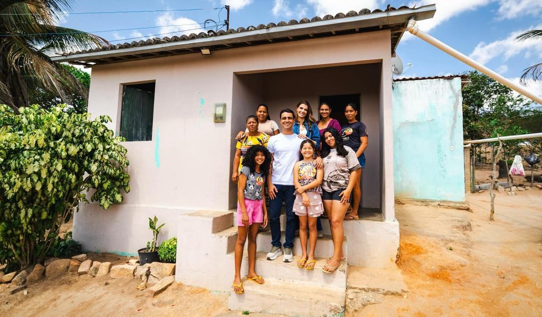 Marina JHC ouve relatos sobre falta d’água durante visita ao Sertão de AL