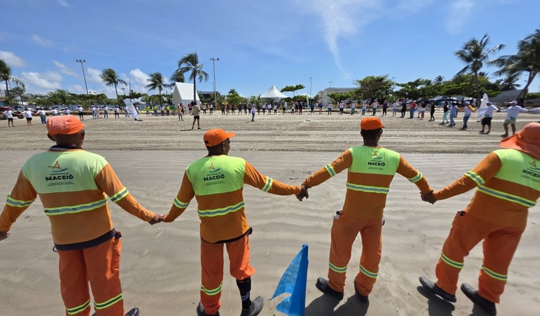 Prefeitura realizará mutirão de limpeza na Praia de Jaraguá neste sábado (19)