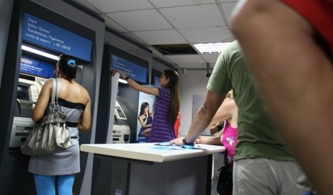 Salários de junho começam a ser liberados na terça (30)