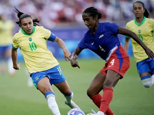 Brasil volta a perder dos EUA e fica com a prata na despedida de Marta das Olimpíadas