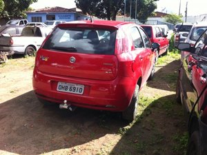 Carros roubados em Maceió são encontrados em um salão na zona rural de Arapiraca