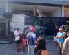 Ônibus com trabalhadores rurais invade galeria comercial em Maragogi