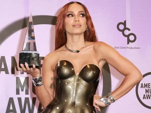 Anitta ganha prêmio no American Music Awards