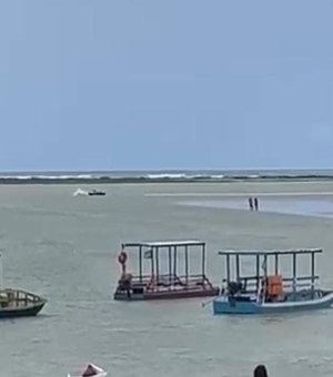 [Vídeo] Homem cai de moto aquática e fica ferido em praia de Maragogi