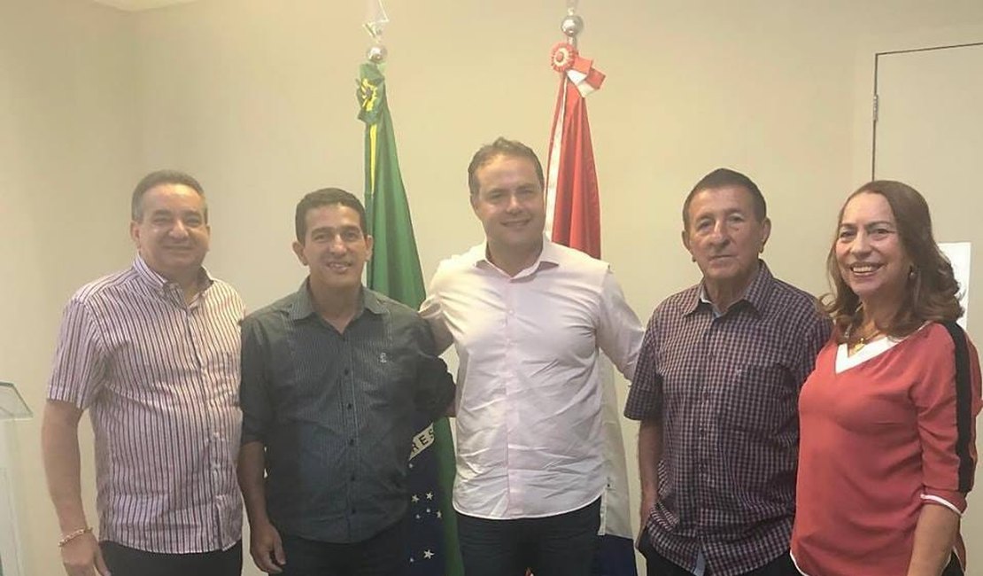 Grupo de João Cordeiro fecha apoio ao governador Renan Filho