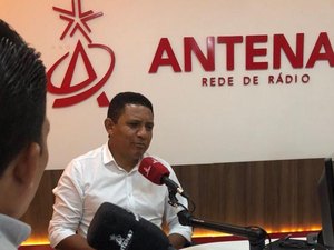 Prefeito de Palmeira fala sobre investimentos na cidade e concursos para o ano de 2023 durante entrevista