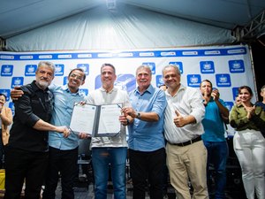 Governo de Alagoas entrega obras de pavimentação e autoriza relocação do Cisp em Messias