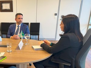 Governador anuncia pagamento do piso nacional da enfermagem para o segundo semestre de 2023