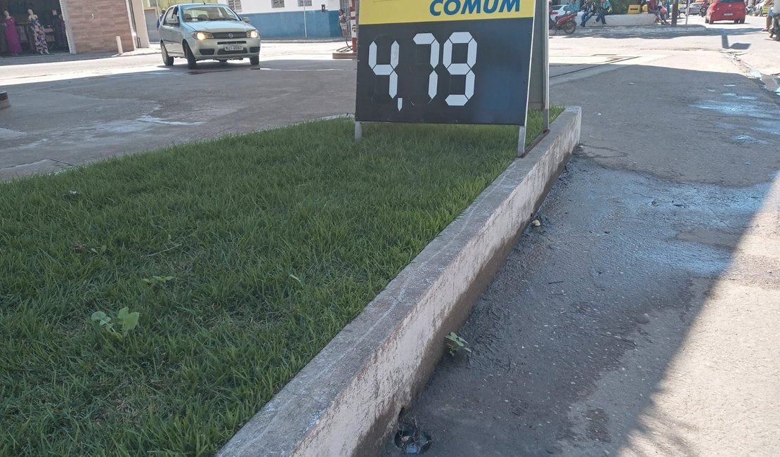 Preço da gasolina apresenta redução e pode ser encontrado a R$ 4,79 em Arapiraca