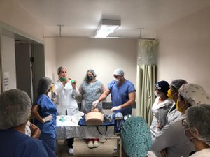 Profissionais de Hospital de Arapiraca participam de treinamentos para enfrentamento do Covid-19