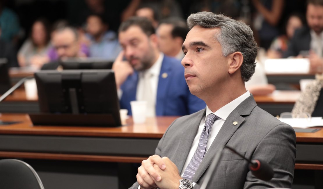 Ministro da Educação, Camilo Santana, elogia programas de educação de Alagoas