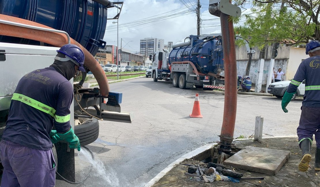 Prefeitura leva ações de limpeza e recuperação de galerias para amenizar impactos da chuva