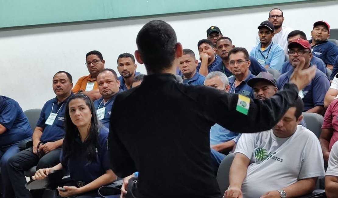 SMTT Arapiraca faz palestra sobre o uso de equipamentos de segurança em São Miguel dos Campos