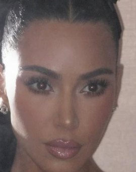Kim Kardashian disse a assaltantes que precisava viver, segundo estilista
