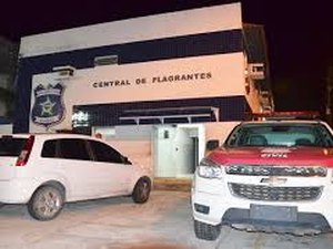 Dupla de assaltantes é espancada após assaltar ônibus com arma de brinquedo