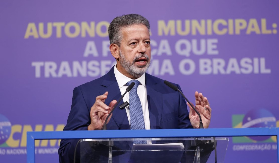 Arthur Lira defende diálogo e responsabilidade após reeleição de Lula