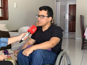 [Vídeo] “Minha cadeira é só um meio de transporte”, diz jovem cadeirante e faixa-roxa de jiu-jítsu