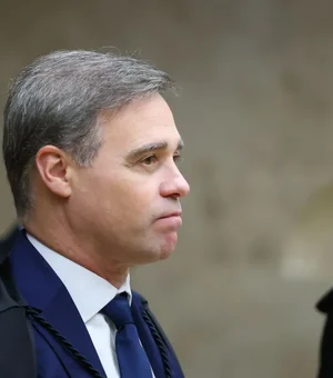 Mendonça autoriza que PF investigue Lulinha por tráfico de influência