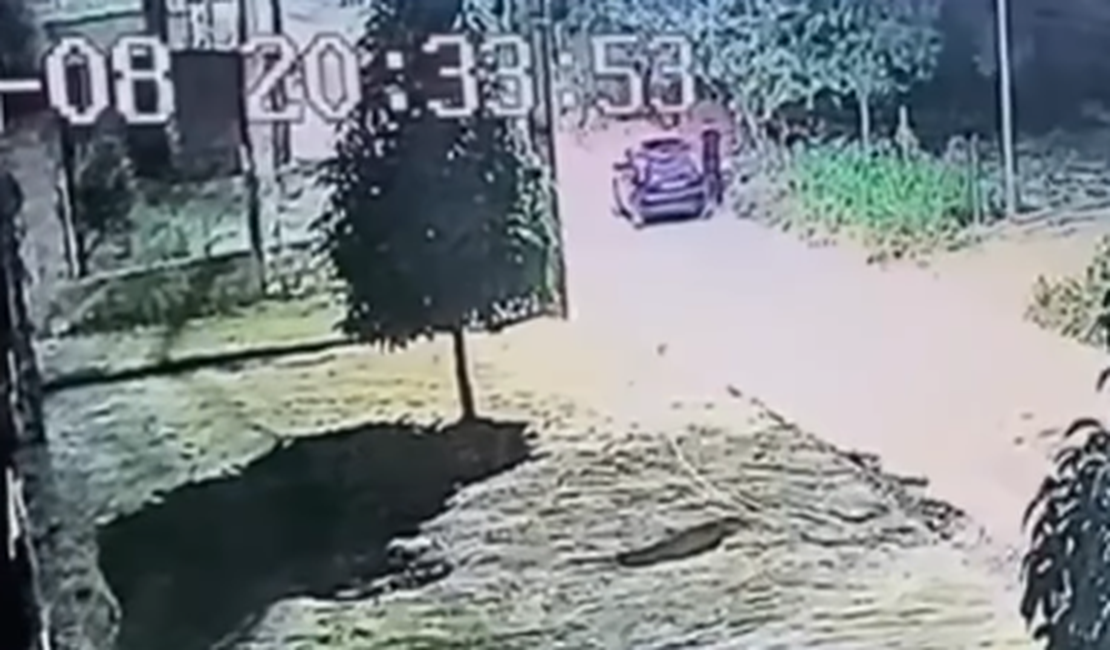 Câmeras registram chegada de suspeitos antes de homicídio em Arapiraca