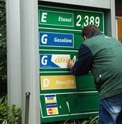 Petrobras reduz preço da gasolina ao menor valor em 14 meses