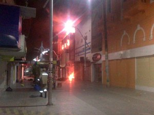 Incêndio atinge lojas no centro de Maceió