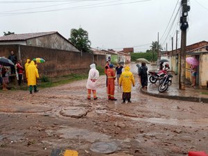 Prefeitura arrecada agasalhos e alimentos não perecíveis para as vítimas das chuvas