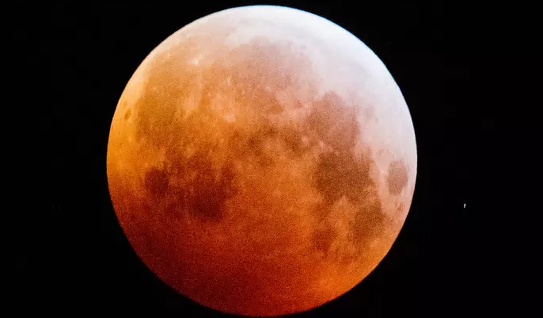 Eclipse total e maior superlua de 2021 acontecem nesta quarta-feira (26)