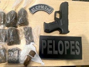 Jovem é preso com maconha e simulacro de arma de fogo, em Joaquim Gomes