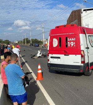 Motoclista tenta atravessar AL-220 por brecha em mureta e morre em Arapiraca