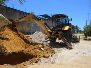 Prefeitura de Maceió leva sistema de drenagem para via da Serraria