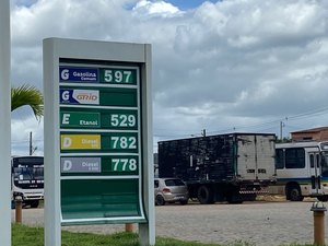 Preço do litro da gasolina comum em Porto Calvo está acima do cobrado em Maceió