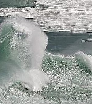 Marinha emite novo alerta de ressaca com ondas de até 2,5 metros em AL