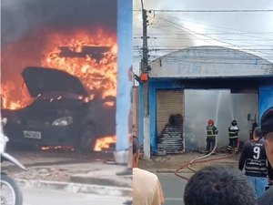 [Vídeo] Incêndio de grandes proporções destrói oficina na cidade de Arapiraca