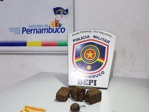 Dupla é detida com drogas na cidade de Barreiros